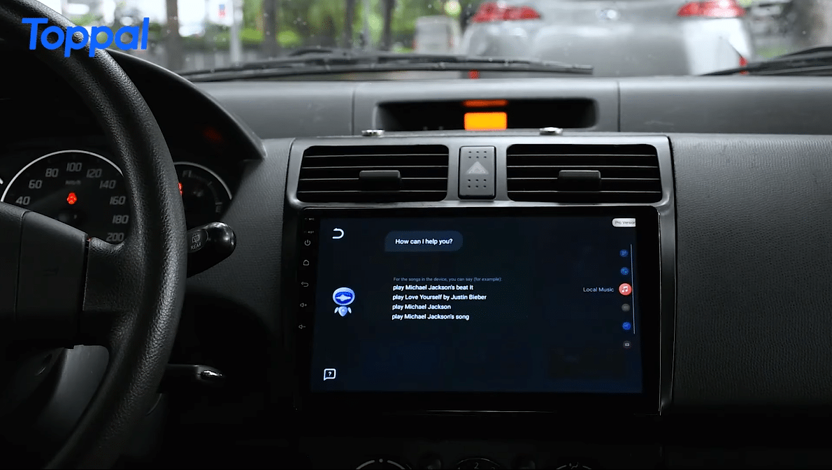 Asistente de voz Toppal AI en la unidad principal de un coche Android